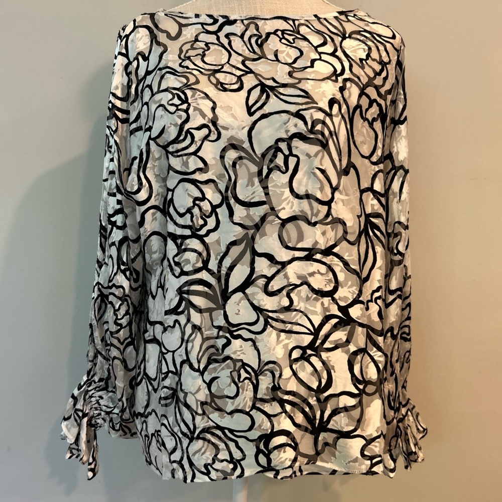 NWT WHITE HOUSE-BLACK MARKET Floral Long Sleeve Blouse Women's Size Medium
